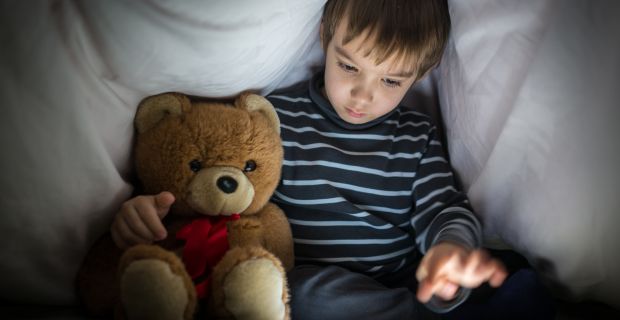 A többet alvó gyerekek jobban teljesítenek az iskolában