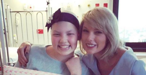 Taylor Swift beteg gyerekeket látogat