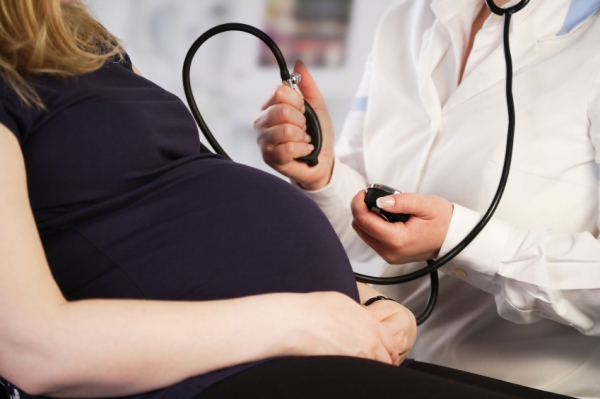Halálos szövődményhez vezethet a terhességi magasvérnyomás