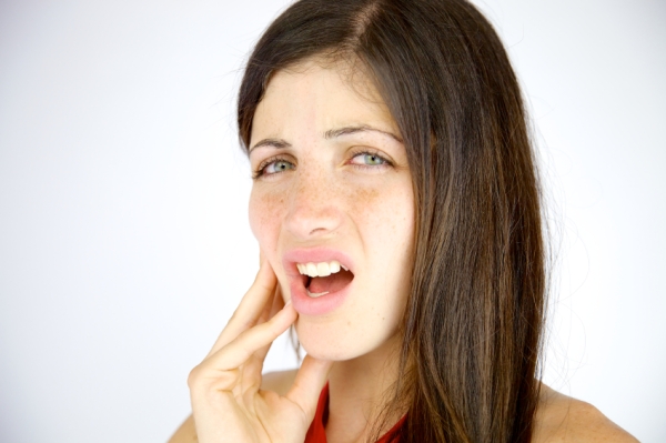 Rágóízületi gyulladás (TMJ): tünetek és kezelés | Oral-B
