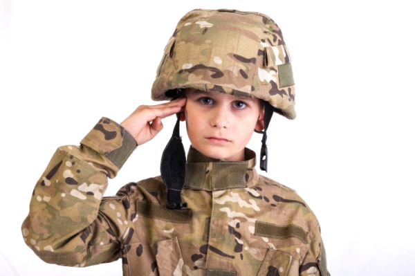 Katonai táborba küldjük gyerekeinket